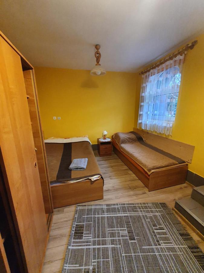 Pokoje Goscinne Barbara Устрон Екстериор снимка