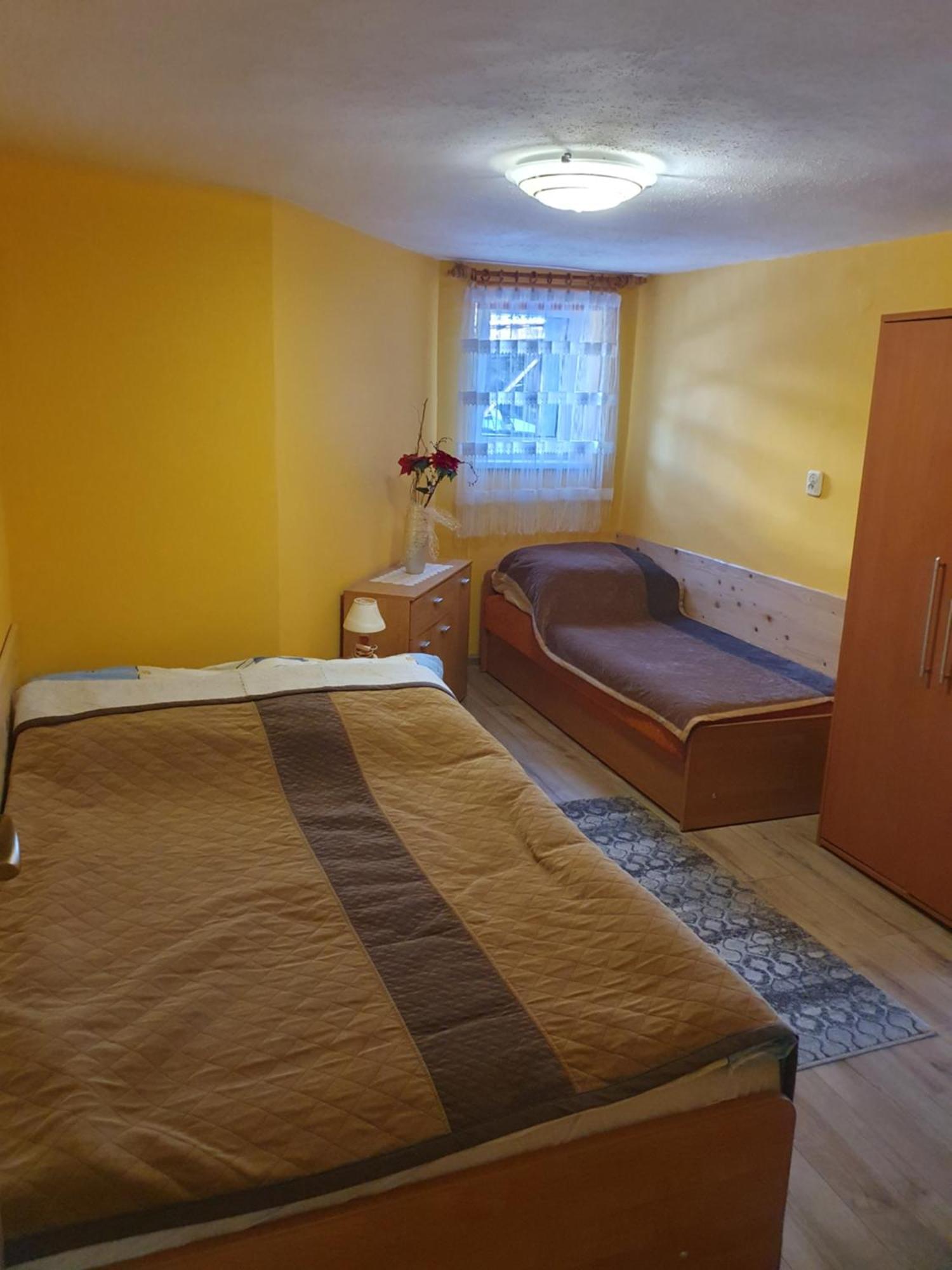 Pokoje Goscinne Barbara Устрон Екстериор снимка